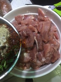 自制牛肉干做法图解9)