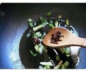 西红柿炖豆腐做法图解2)