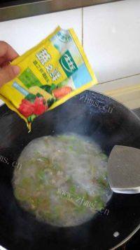 家常丝瓜肉片汤做法图解8)