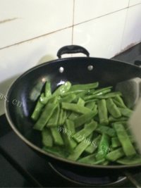 好吃的炒扁豆做法图解2)