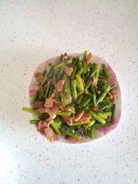 家常菜蒜薹炒肉