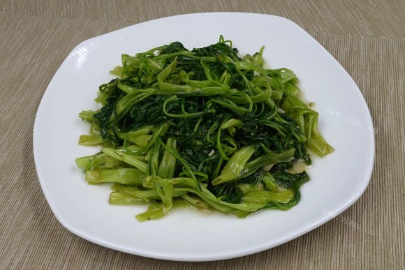 清炒通心菜