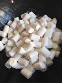 五味俱全的牛轧糖做法图解3)