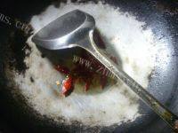 家常菜丝瓜炒毛豆做法图解5)