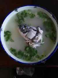 喷香的鱼头豆腐汤做法图解3)