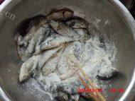 美味的香煎草鱼做法图解1)