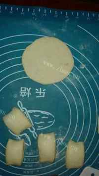 东北白菜回锅肉煎包做法图解9)