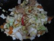 家常菜包菜杏鲍菇做法图解6)