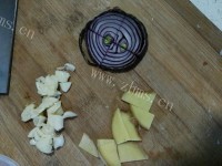 清脆爽口的牛肉炖土豆做法图解1)