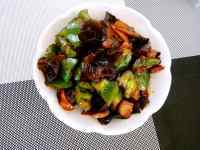 家常菜青椒炒五花肉