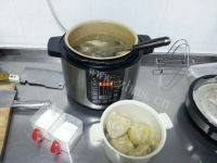 家常菜酸菜炖排骨做法图解5)