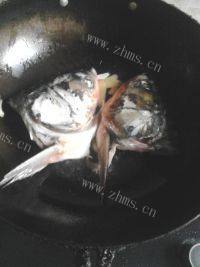 家常菜鱼头豆腐煲做法图解7)