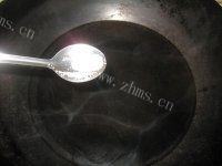 「家有大厨」水煮荷包蛋做法图解2)