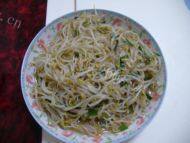 简易版素炒黄豆芽