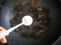 简单的木耳炒肉