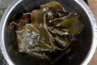 美味排骨玉米海带汤做法图解3)