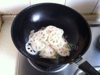常吃不腻的醋溜藕片做法图解4)
