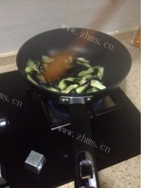 唇齿留香的油焖茄子做法图解3)