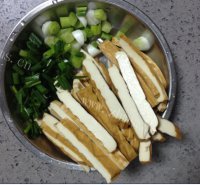 美味的榨菜肉丝做法图解3)