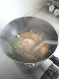 自制青菜鸡蛋炒面做法图解6)