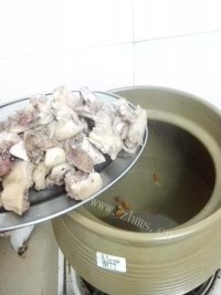 美味的香菇鸡汤做法图解3)