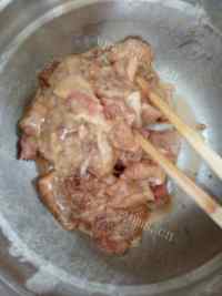 鲜美可口的平菇炒肉做法图解3)