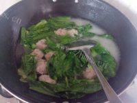 家常菜青菜肉丸汤做法图解11)