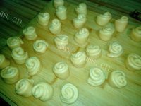 美食金钱玫瑰卷做法图解8)