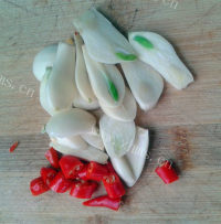 家常菜芥蓝炒腊肉做法图解3)