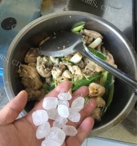 色香味俱全的红烧鸡块做法图解4)