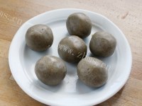 可口的绿豆沙水晶粽做法图解2)