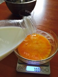 奶香葡萄干蛋糕做法图解4)
