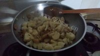 花菜炒肉片做法图解5)