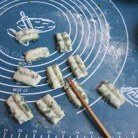 自己做的韭菜卷做法图解12)