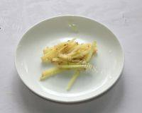 香喷喷的韭菜爆河虾做法图解3)