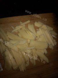 很有食欲的四季豆炒土豆做法图解1)