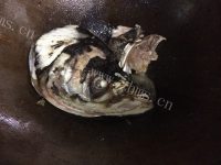 美味佳肴川芎天麻鱼头煲做法图解3)