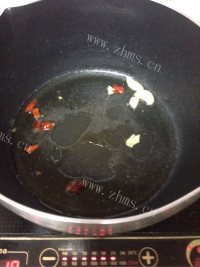 美味的辣炒大白菜做法图解4)