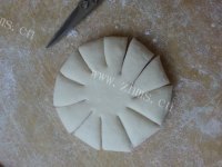 美味的菊花包做法图解4)