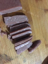 好吃的高粱粑粑炒腊肉做法图解2)