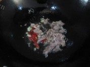 家常菜肉丝炒角瓜做法图解5)