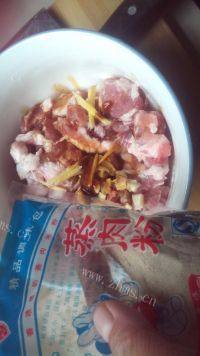 自制的粉蒸排骨做法图解5)