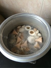清爽的沙拉漠瓜做法图解2)