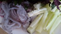 美味紫苏韭菜炒鱿鱼做法图解2)