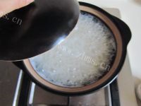 美味的腊味煲仔饭做法图解6)
