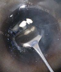 家常菜虾皮炒西兰花做法图解4)