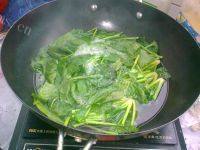 家常菜菠菜炖豆腐做法图解2)