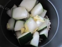 香辣肉丝炒青椒藕片做法图解8)