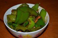 家常菜肉炒青椒