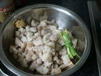 美味的土豆烧肉做法图解2)